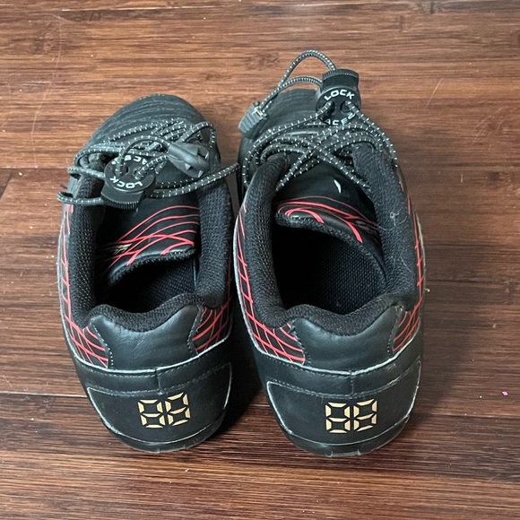 soccer cleats - Picture 2 of 2